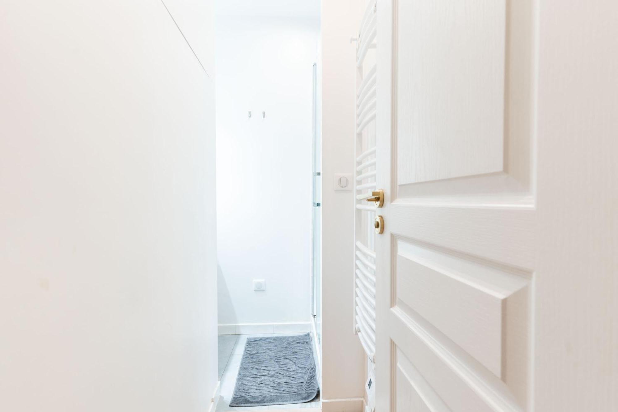 Loft 4 Bedroom Montmartre Pigalle Ac By Lcc Agency Paris Luaran gambar