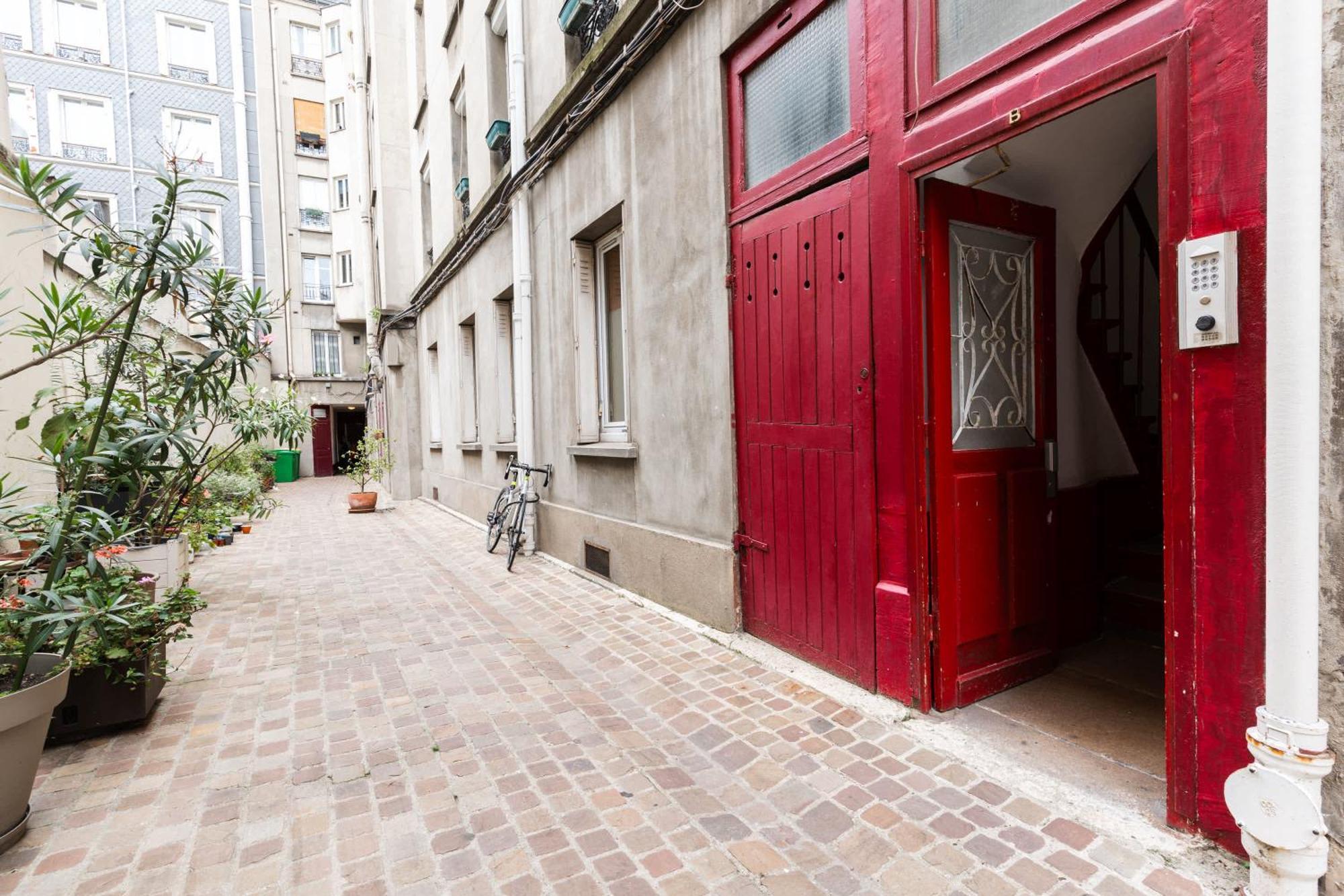 Loft 4 Bedroom Montmartre Pigalle Ac By Lcc Agency Paris Luaran gambar